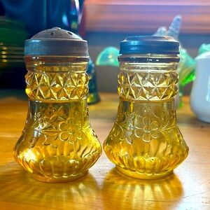 EAPG Salt and pepper Shakers  in the Wildflower Pattern Amber glass 3.5” Adams